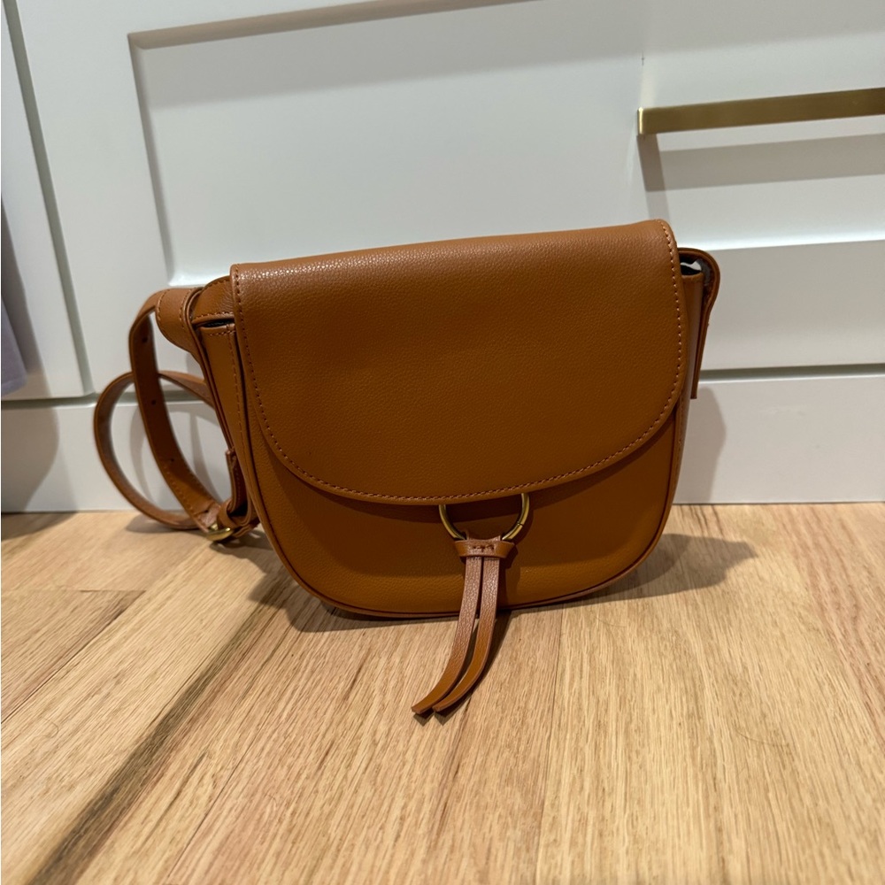 Camel satchel